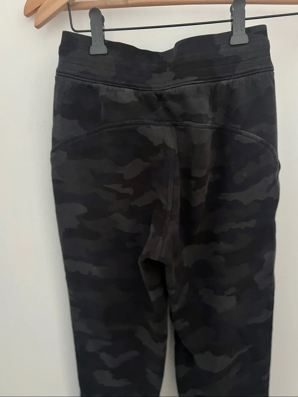 Lululemon camo sweatpants size 0 EUC